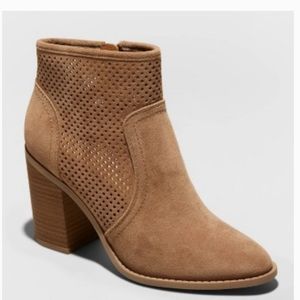 Universal Thread Crissy Bootie